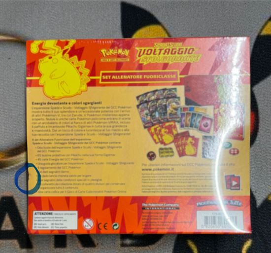 Immagine di Voltaggio Sfolgorante - Set Allenatore Fuoriclasse - Seconda Scelta (ITA)