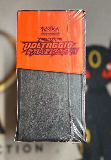 Immagine di Voltaggio Sfolgorante - Set Allenatore Fuoriclasse - Seconda Scelta (ITA)